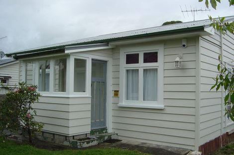 Photo of property in 8 Waiari Road, Conifer Grove, Takanini, 2112