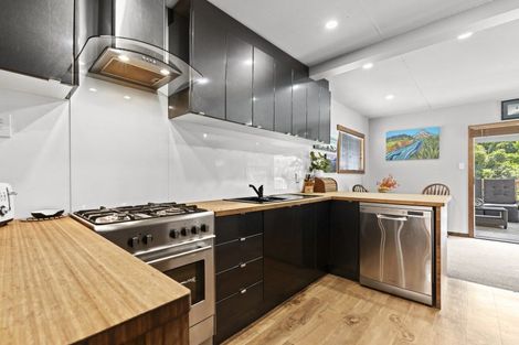 Photo of property in 53 Pitcairn Street, Oakura, 4314