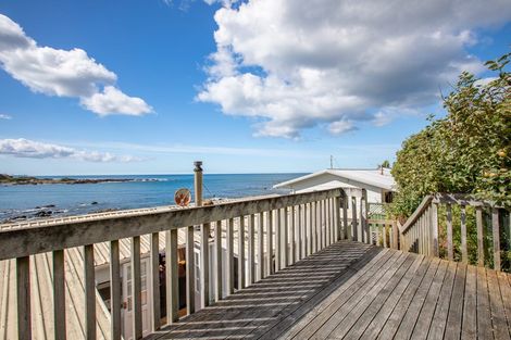 Photo of property in 90 Owhiro Bay Parade, Owhiro Bay, Wellington, 6023