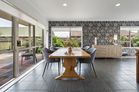 Photo of property in 31 Caroline Crescent, Highbury, Palmerston North, 4412