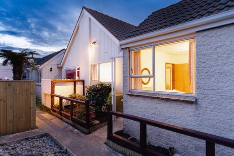 Photo of property in 58i Oxford Street, South Dunedin, Dunedin, 9012