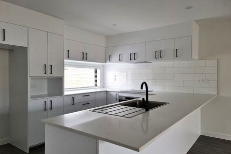 Photo of property in 6 Whakahui Lane, Mangere Bridge, Auckland, 2022