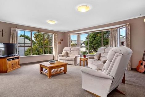 Photo of property in 17 Balliol Drive, Tawa, Wellington, 5028