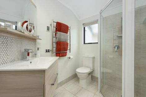 Photo of property in 4b Sunbrae Grove, Mount Maunganui, 3116