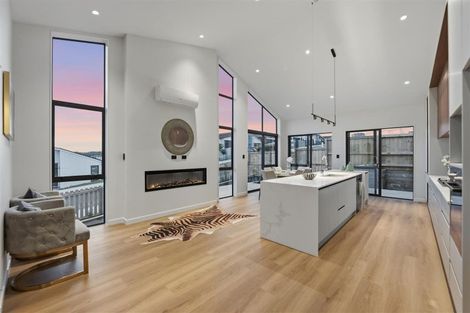 Photo of property in 10 Whale Bay Rise, Gulf Harbour, 0930