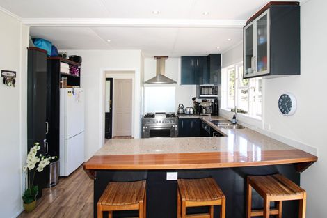 Photo of property in 92 Chester Road, Tawa, Wellington, 5028