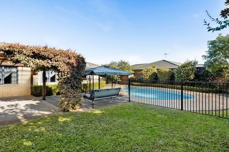 Photo of property in 21 Cate Road, Rototuna, Hamilton, 3210