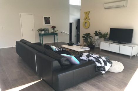 Photo of property in 21 Westerley Place, Long Bay, Auckland, 0630