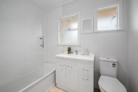 Photo of property in 2/42 Kawerau Avenue, Devonport, Auckland, 0624