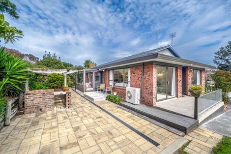 Photo of property in 2/29 Rapallo Place, Farm Cove, Auckland, 2012