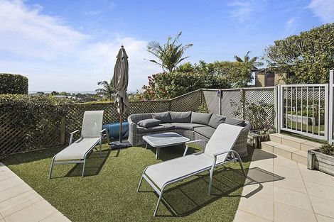 Photo of property in 9 Rahopara Street, Castor Bay, Auckland, 0620