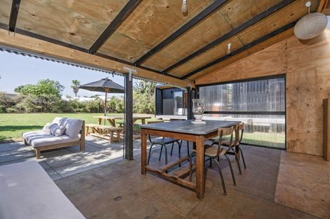 Photo of property in 121 Winslow Place, Matarangi, Whitianga, 3592