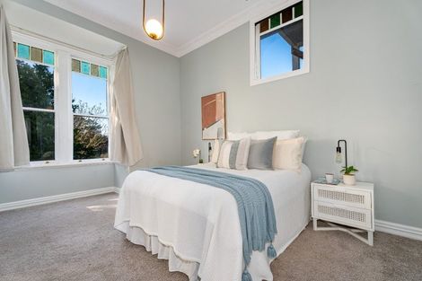 Photo of property in 50 Garden Road, Northland, Wellington, 6012