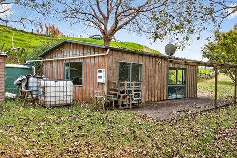 Photo of property in 102b James Road, Maungaturoto, 0587