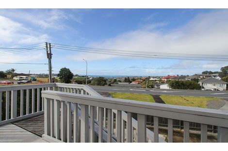 Photo of property in 832 East Coast Road, Oteha, Auckland, 0630