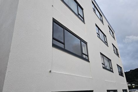 Photo of property in 4/52 Russell Terrace, Berhampore, Wellington, 6023