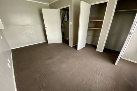 Photo of property in 1 Hill Crescent, Papakura, 2110