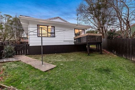 Photo of property in 2/2 Oreil Avenue, West Harbour, Auckland, 0618