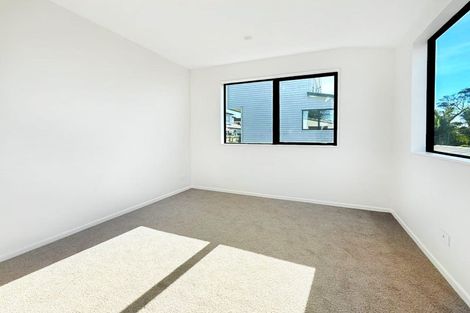 Photo of property in 16f Sheridan Drive, New Lynn, Auckland, 0600