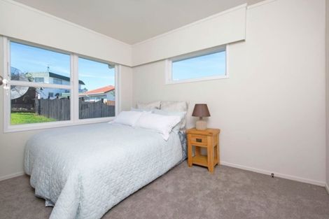 Photo of property in 9 Vanbrugh Place, Bucklands Beach, Auckland, 2014
