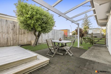 Photo of property in 18 Waterlea Avenue, Mangere Bridge, Auckland, 2022