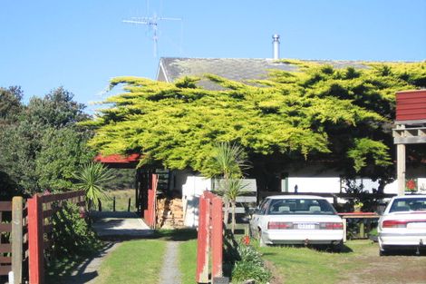 Photo of property in 19 Colenso Place, Otaki Beach, Otaki, 5512