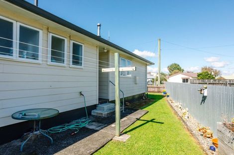 Photo of property in 17 Burns Street, Dannevirke, 4930