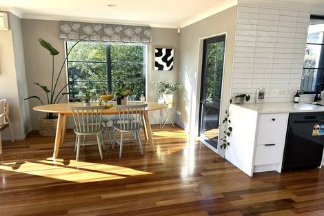Photo of property in 14 Scott Place, Havelock North, 4130