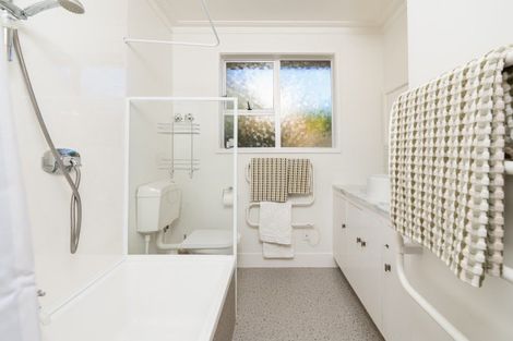 Photo of property in 43 Pioneer Crescent, Helensburgh, Dunedin, 9010