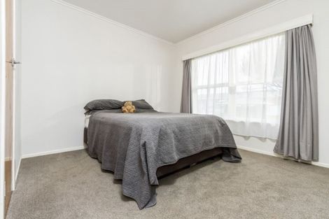 Photo of property in 1/32 Old Lake Road, Narrow Neck, Auckland, 0624