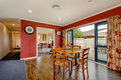 Photo of property in 5 Meridian Grove, Kelvin Grove, Palmerston North, 4414