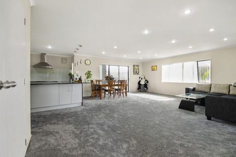 Photo of property in 497 Great South Road, Opaheke, Papakura, 2113