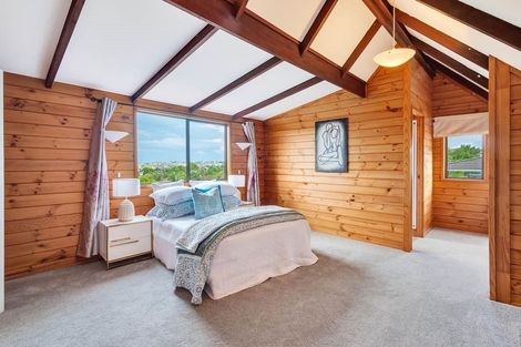 Photo of property in 1/21 Chablis Place, Henderson, Auckland, 0612