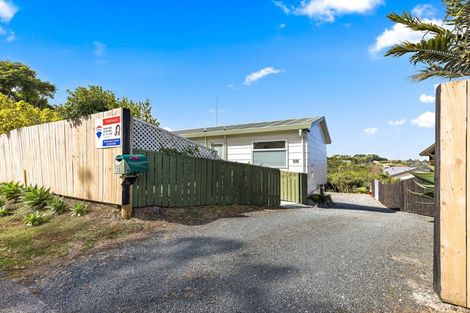 Photo of property in 135 Mahurangi East Road, Snells Beach, 0920