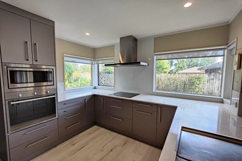 Photo of property in 12 Quartley Place, Huntington Park, Auckland, 2013