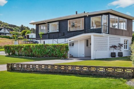 Photo of property in 1 Winston Street, Acacia Bay, Taupo, 3330