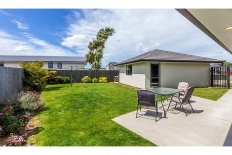 Photo of property in 8 Carteret Place, Aranui, Christchurch, 8061