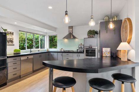 Photo of property in 7 Dorothy Road, Laingholm, Auckland, 0604