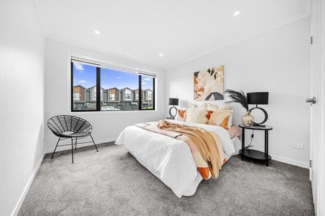 Photo of property in 1 Luff Place, Long Bay, Auckland, 0630