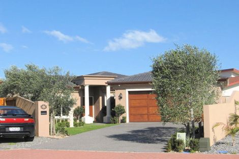 Photo of property in 33 Oreti Crescent, Papamoa Beach, Papamoa, 3118