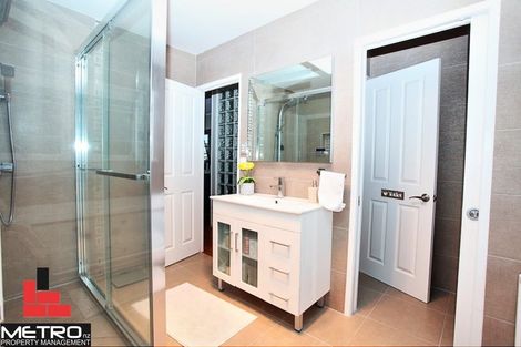 Photo of property in 20 Longbill Place, Glendene, Auckland, 0602