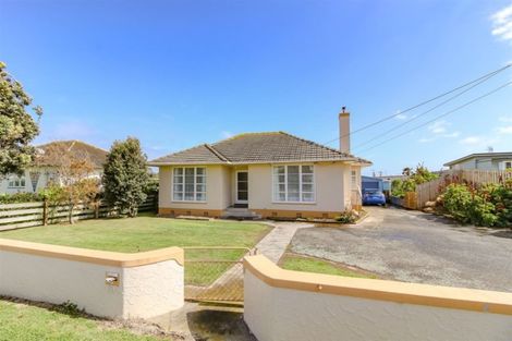 Photo of property in 105 Cornfoot Street, Castlecliff, Whanganui, 4501