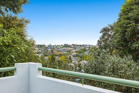 Photo of property in 2/67 Arran Road, Browns Bay, Auckland, 0630