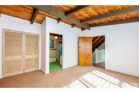 Photo of property in 271 Huia Road, Titirangi, Auckland, 0604