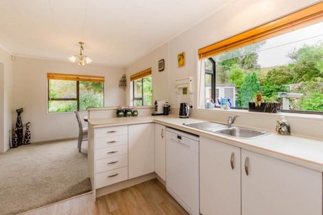 Photo of property in 21 Nugget Grove, Raumati Beach, Paraparaumu, 5032