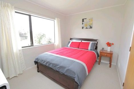 Photo of property in 18 Pinewood Grove, Botany Downs, Auckland, 2010