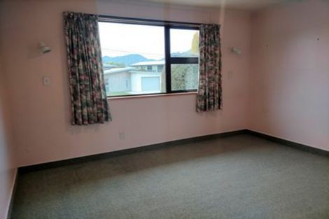 Photo of property in 2 Athenry Road, Bridge Hill, Alexandra, 9320