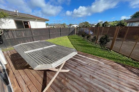 Photo of property in 15 Lyren Place, Half Moon Bay, Auckland, 2012