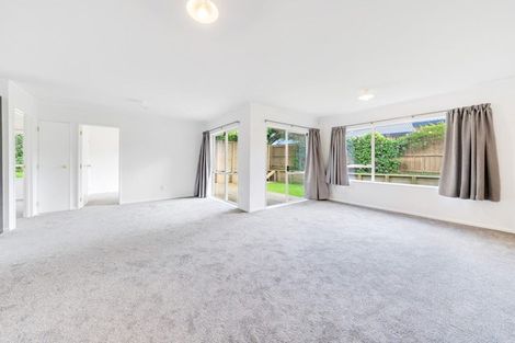 Photo of property in 5 Woodlark Close, Weymouth, Auckland, 2103
