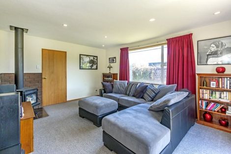Photo of property in 3 Aberfoyle Place, Parklands, Christchurch, 8083